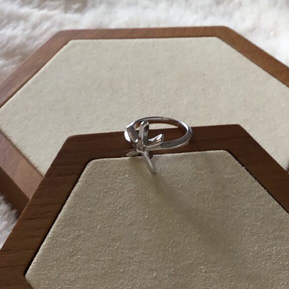 Sterling Silver Classic Star Ring - Picture 4 of 7